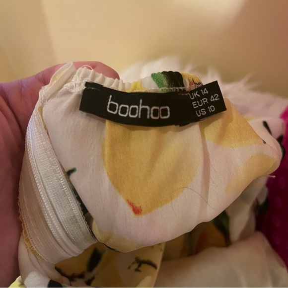 BooHoo Summery Lemon All Over Print Cutout Dress - Picture 8 of 8